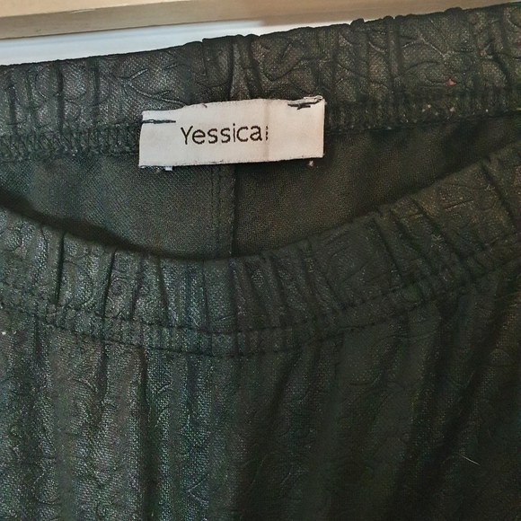 Black Leggings Size Small - Picture 3 of 6